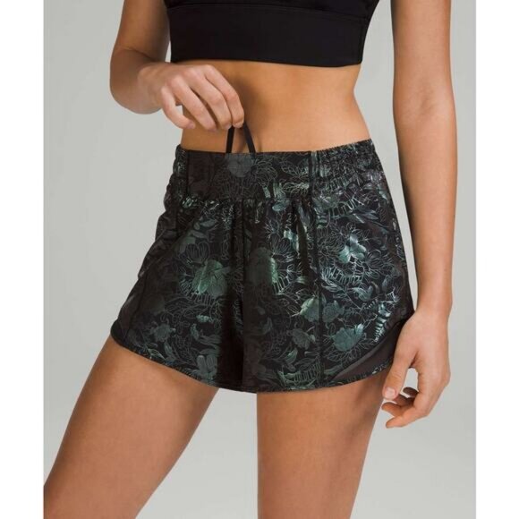 LULULEMON Hotty Hot Low-Rise Lined Short 4" Sz 6 Logo Flourish Iridescent Foil - Picture 3 of 10